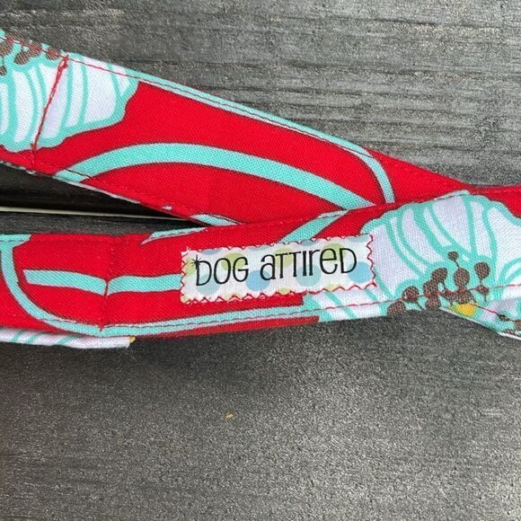 Dog Attired Red and Teal Floral Dog Leash. 60” Long, 1” Wide - Picture 2 of 4